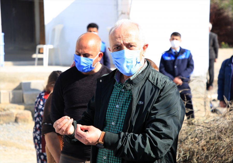 Mersin'de Girit Göçmeni Kadınların Yaptığı Ekmeğe Talep Artıyor