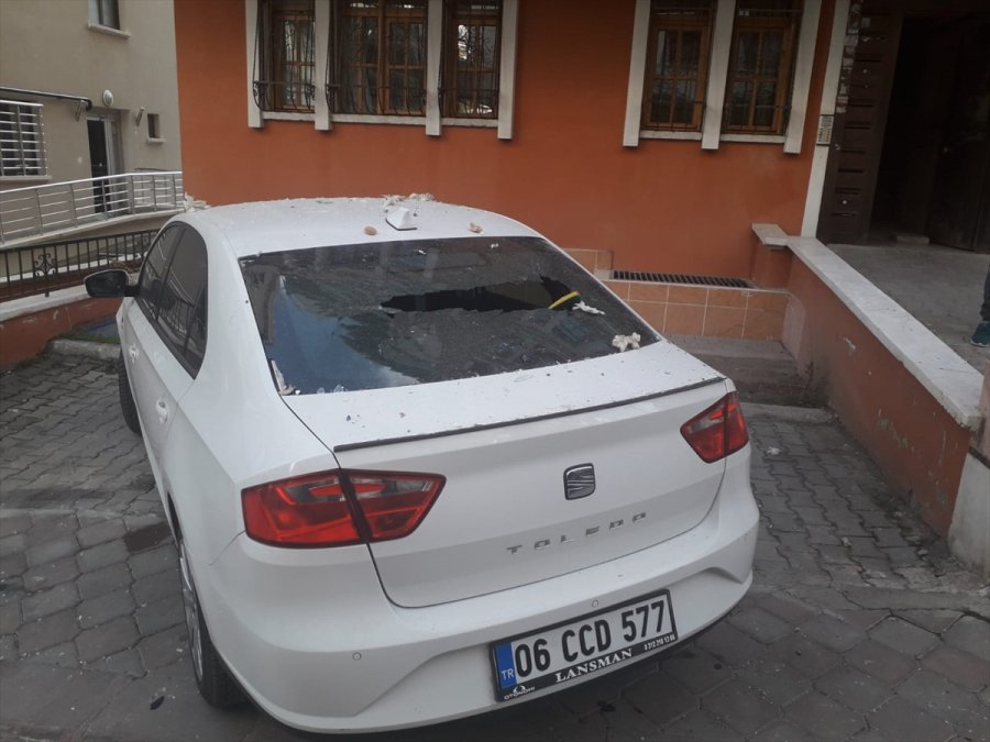 Ankara'da Üç Katlı Apartmandaki Patlama Hasara Neden Oldu