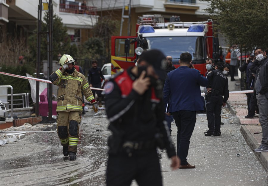 Ankara'da Üç Katlı Apartmandaki Patlama Hasara Neden Oldu