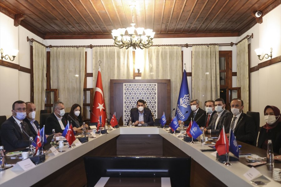 Çevre Ve Şehircilik Bakanı Kurum, Beypazarı Ve Ayaş İlçelerini Ziyaret Etti