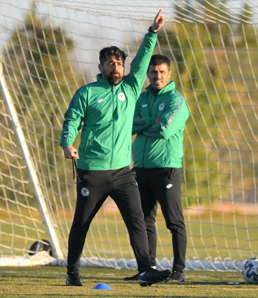 İlhan Palut, Konyaspor'da İlk Antrenmanına Çıktı