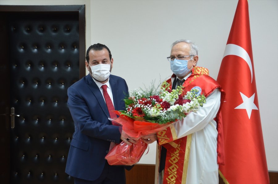 Karamanoğlu Mehmetbey Üniversitesi Rektörü Prof. Dr. Namık Ak Görevine Başladı