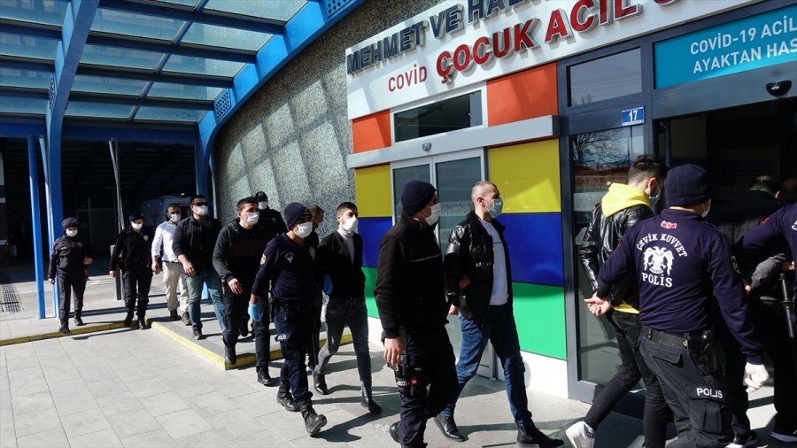 Konya'da Bir Kişinin Öldüğü, 7 Kişinin Yaralandığı Silahlı Kavgayla İlgili Gözaltına Alınan 14 Zanlı Adliyede
