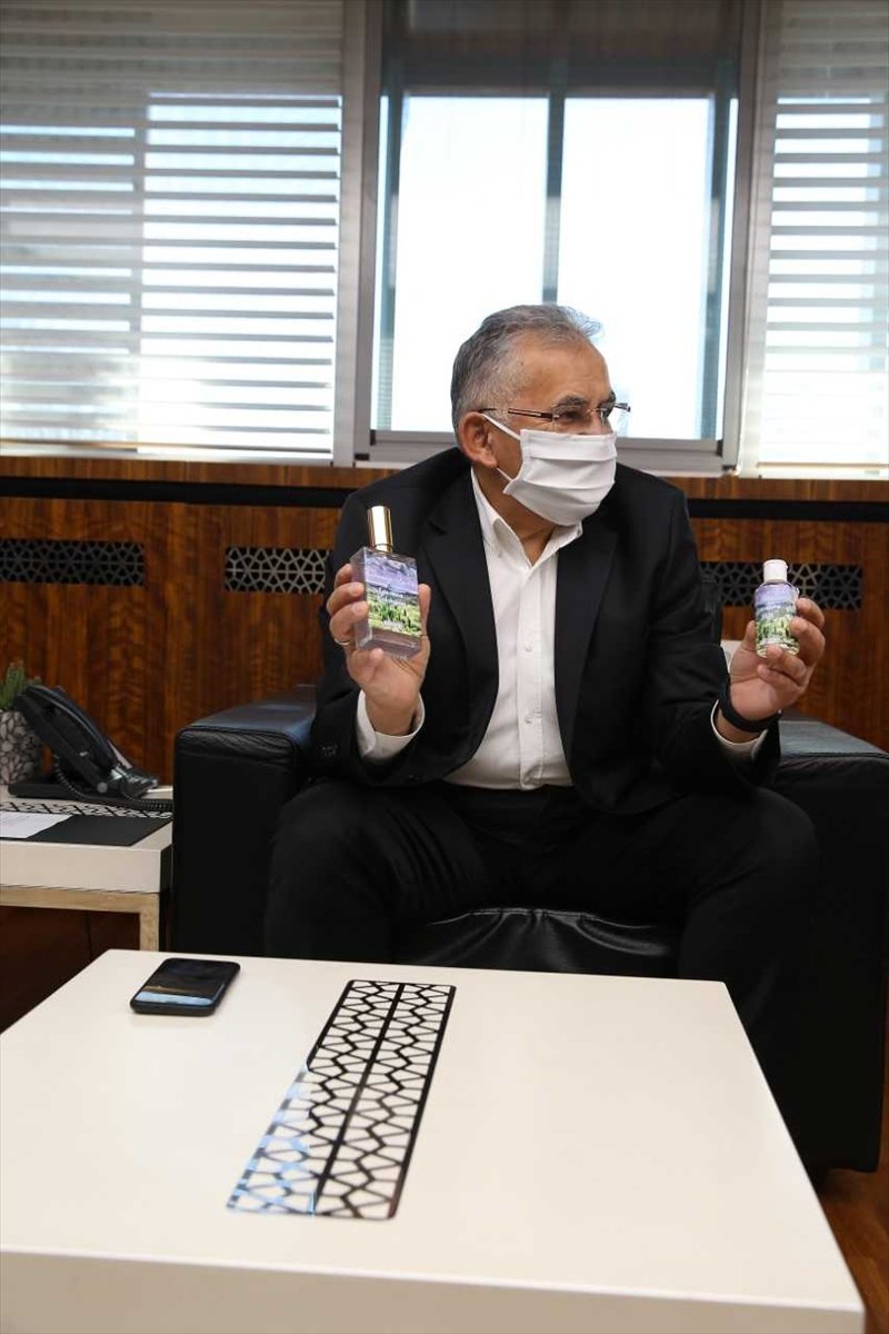 Koramaz Vadisi'ne Dikilen Lavantalardan Yağ Ve Kolonya Üretildi