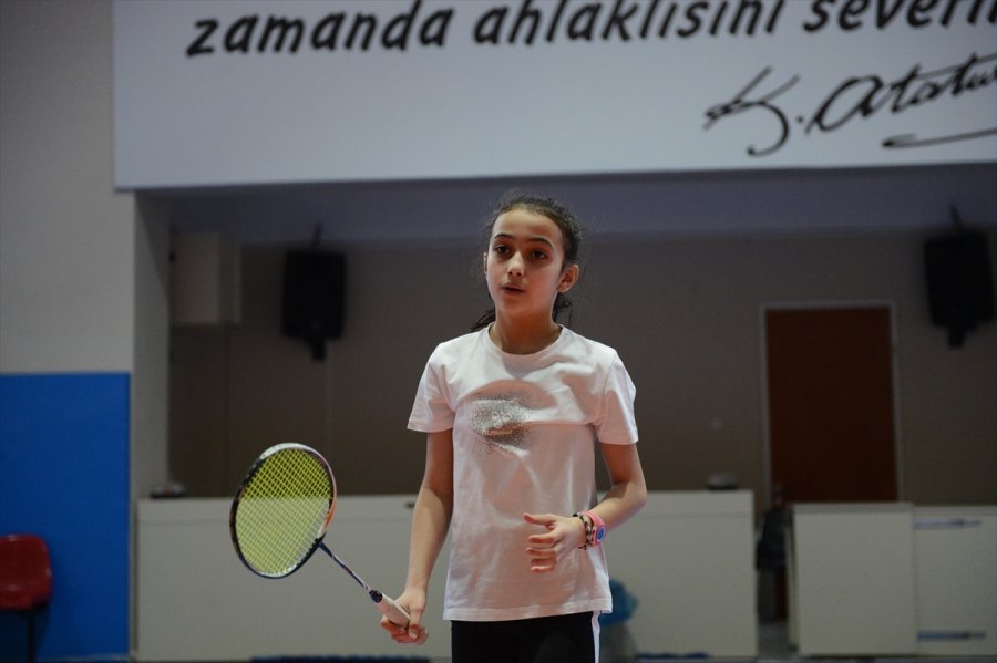 Antrenman İçin Her Gün 60 Kilometre Yolculuk Yapan Minik Sporcuya Bakanlıktan Destek