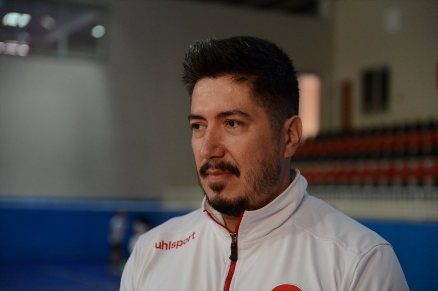 Antrenman İçin Her Gün 60 Kilometre Yolculuk Yapan Minik Sporcuya Bakanlıktan Destek