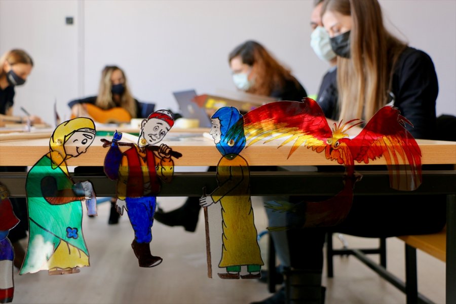 Eskişehirli Gönüllü Öğretmenler Gölge Oyunlarını Dijital Ortama Taşıdı