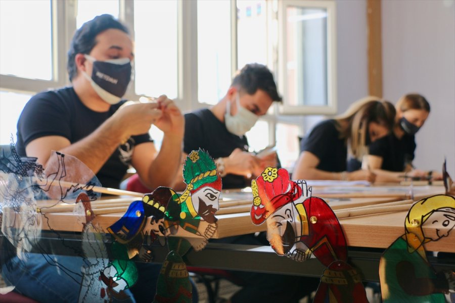 Eskişehirli Gönüllü Öğretmenler Gölge Oyunlarını Dijital Ortama Taşıdı