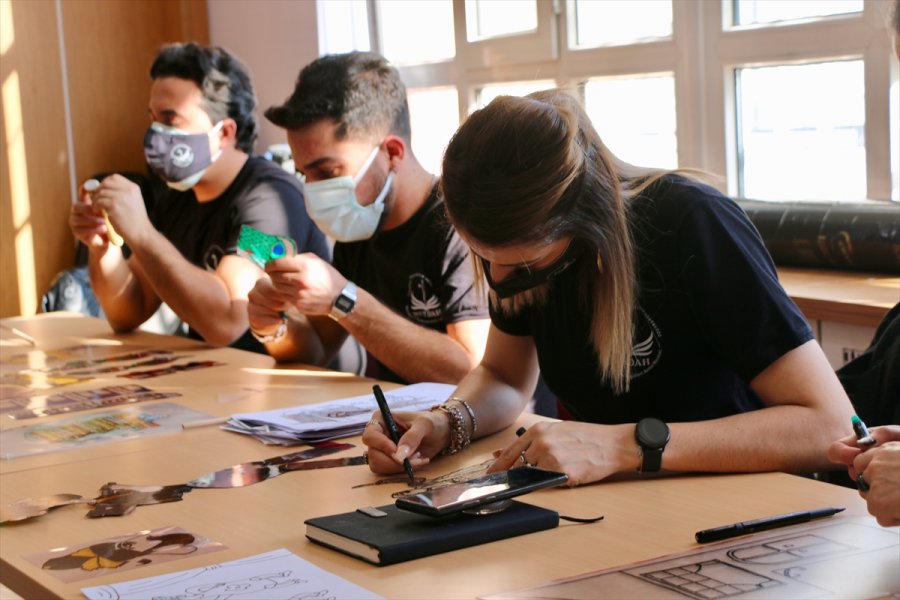 Eskişehirli Gönüllü Öğretmenler Gölge Oyunlarını Dijital Ortama Taşıdı