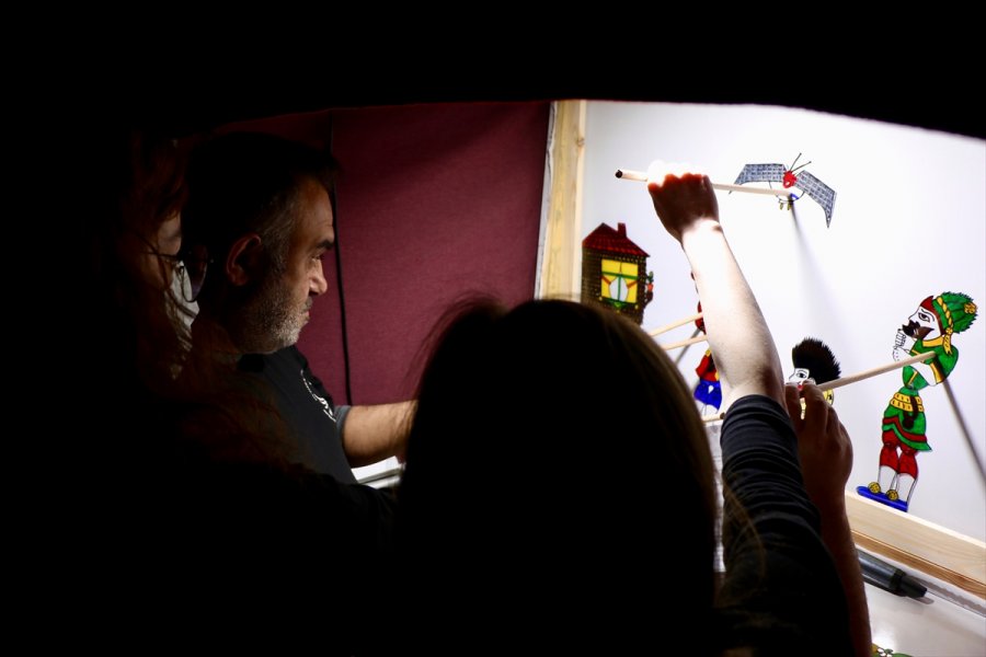 Eskişehirli Gönüllü Öğretmenler Gölge Oyunlarını Dijital Ortama Taşıdı