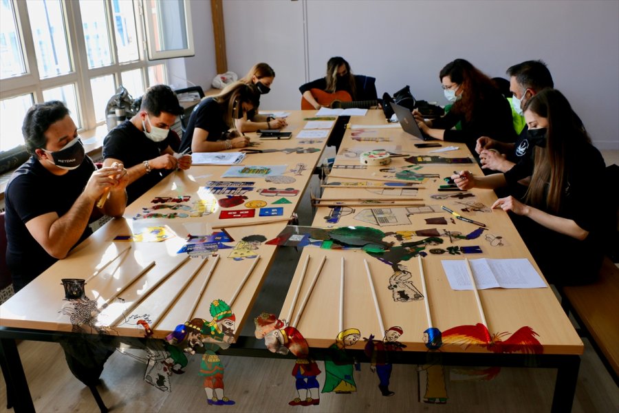 Eskişehirli Gönüllü Öğretmenler Gölge Oyunlarını Dijital Ortama Taşıdı