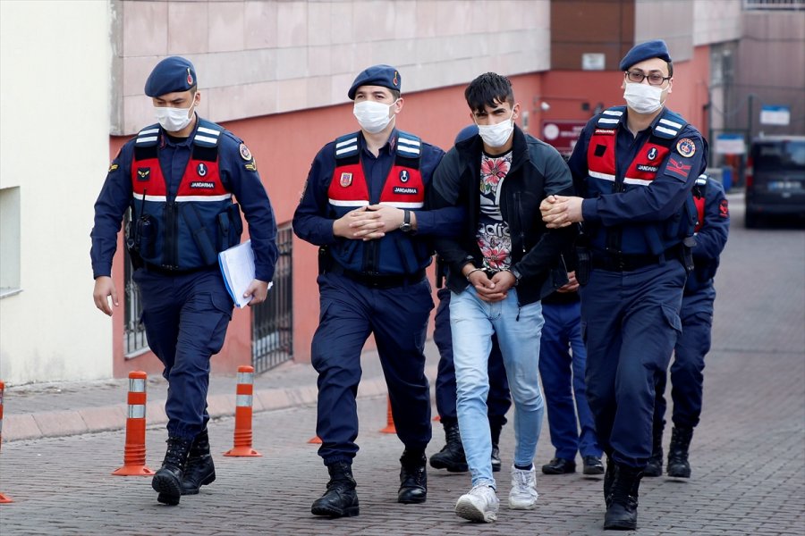 Kayseri'de Hırsızlık Yapan Kayınbirader İle Eniştesi Suçüstü Yakalandı