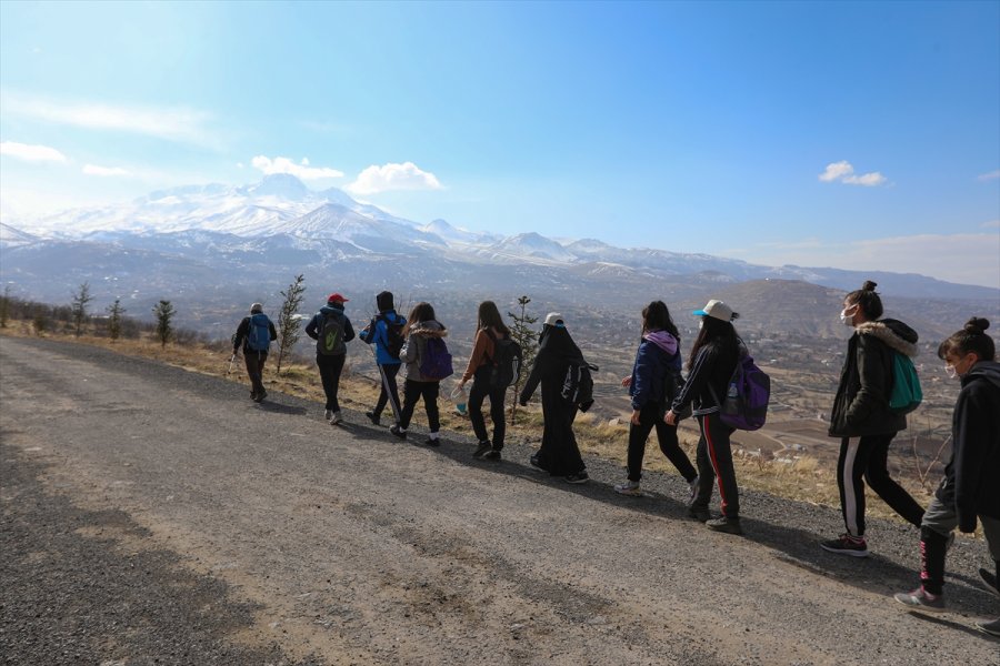 Talas Belediyesi'nden Ali Dağı'nda Doğa Yürüyüşü Etkinliği