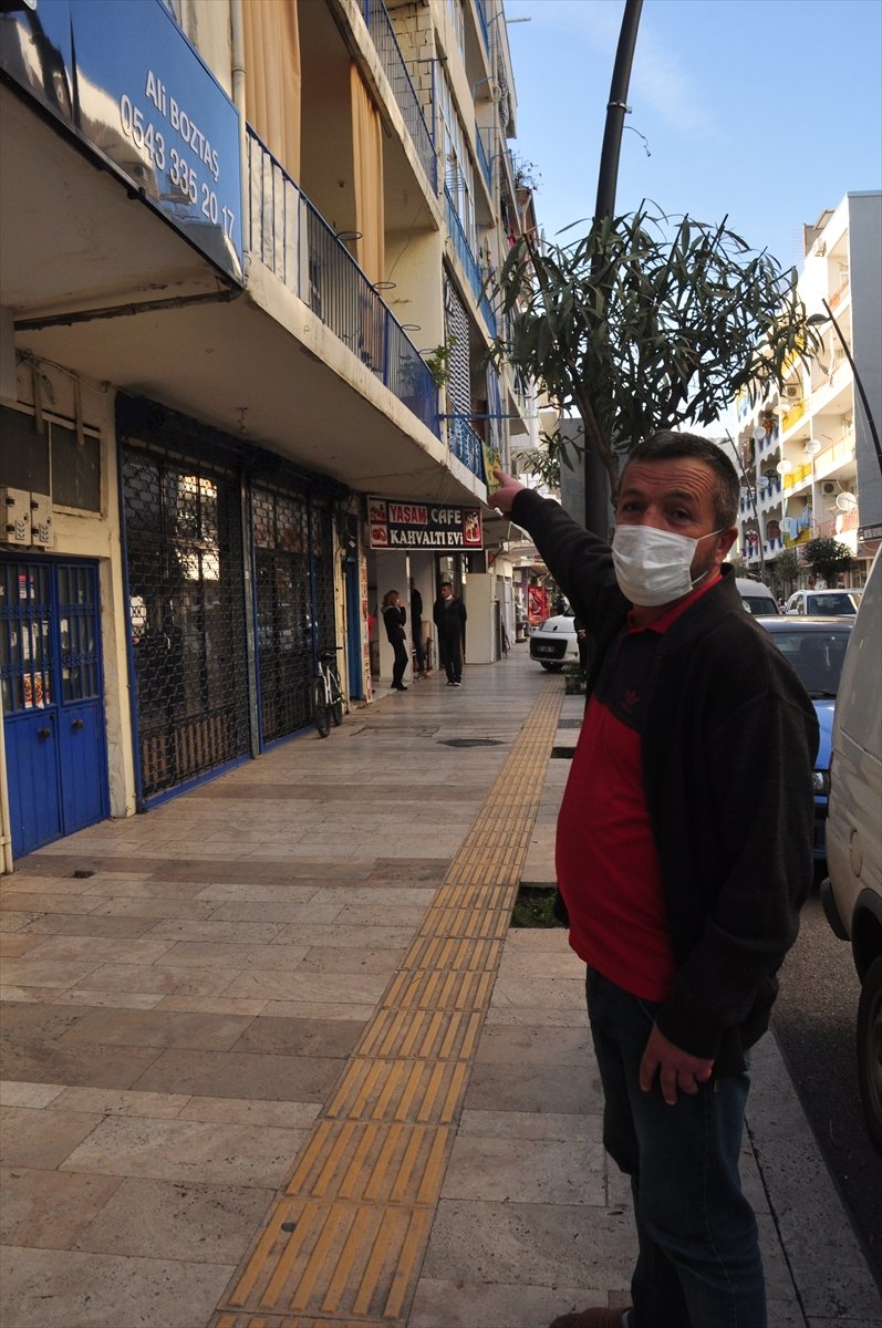 Antalya'da Bir Kadının Balkondan Düşüp Yaralanma Anı Güvenlik Kamerasına Yansıdı