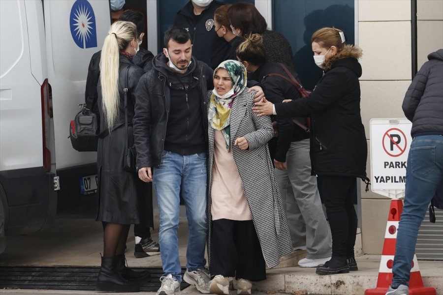 Antalya'da Dağlık Alanda Ölü Bulunan 11 Yaşındaki Çocuğun Cenazesi Ailesi Tarafından Alındı