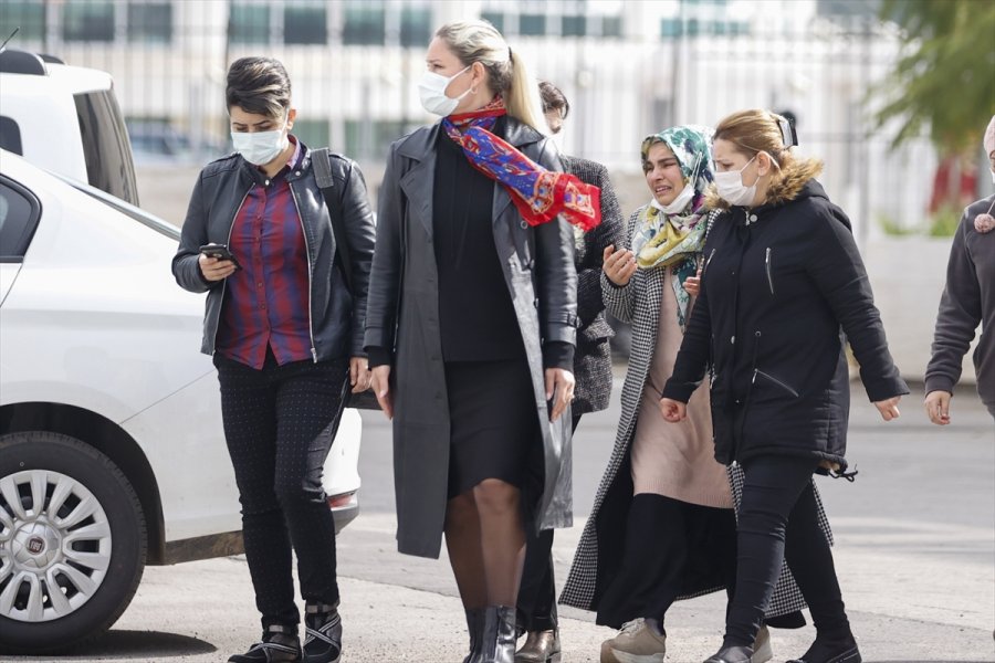 Antalya'da Dağlık Alanda Ölü Bulunan 11 Yaşındaki Çocuğun Cenazesi Ailesi Tarafından Alındı