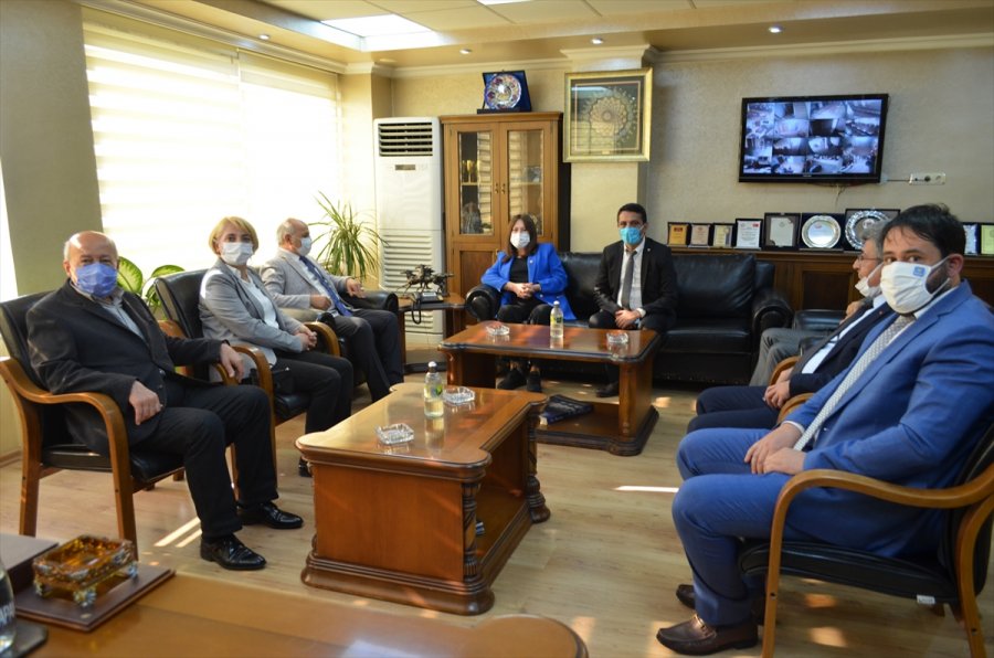 İyi Partili Şenol Sunat, Mersin'de Çeşitli Ziyaretlerde Bulundu