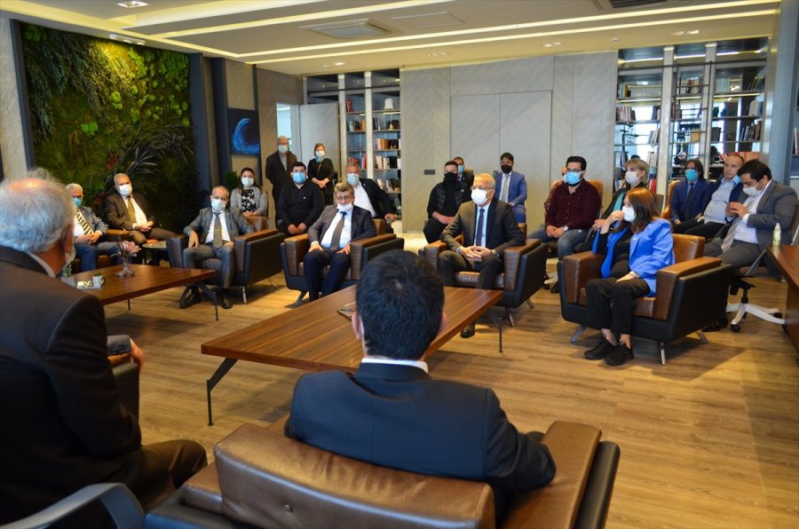 İyi Partili Şenol Sunat, Mersin'de Çeşitli Ziyaretlerde Bulundu