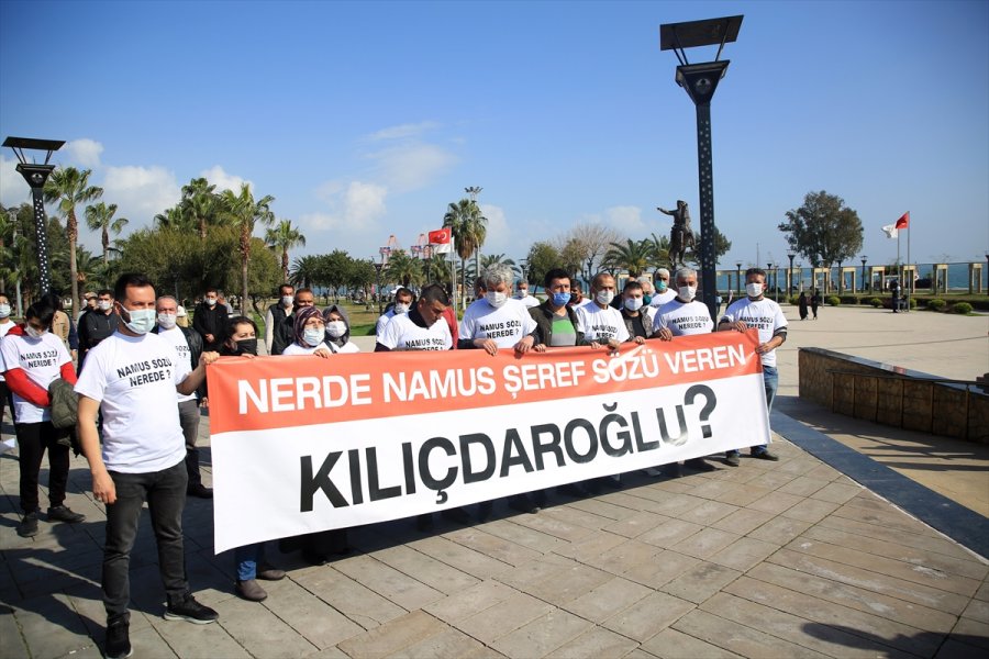 Mersin Büyükşehir Belediyesinde İşten Çıkarılan Personel Basın Açıklaması Yaptı