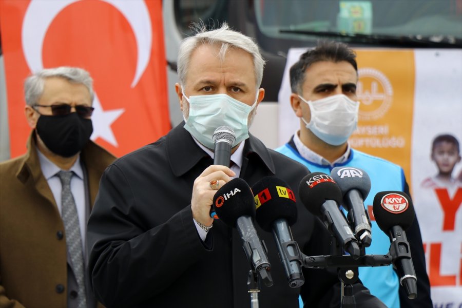 Kayseri'den Suriye'ye 6 Tır Yardım Malzemesi Gönderildi