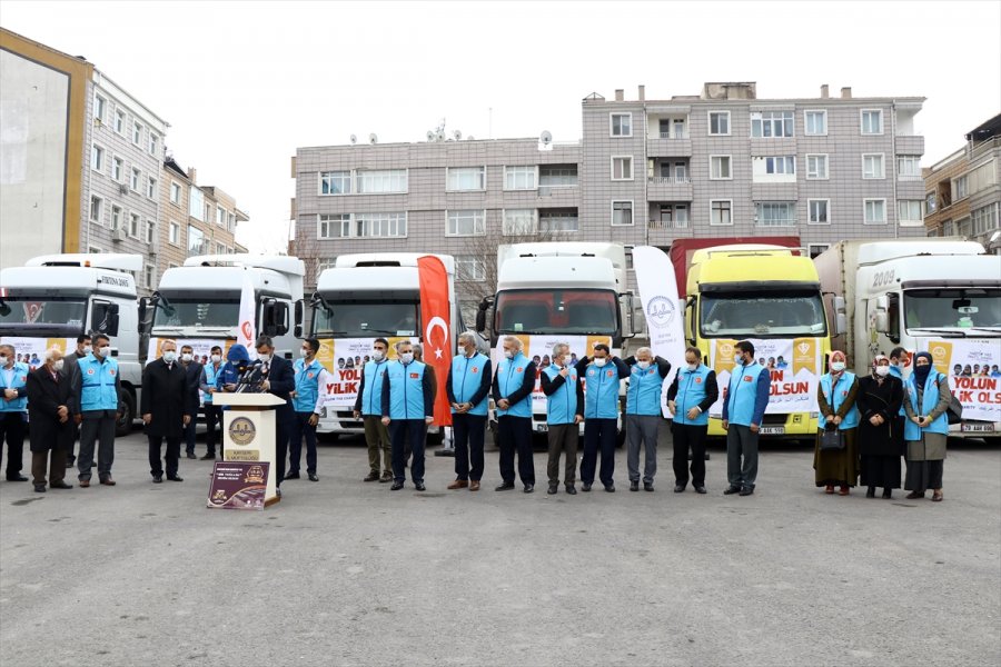 Kayseri'den Suriye'ye 6 Tır Yardım Malzemesi Gönderildi