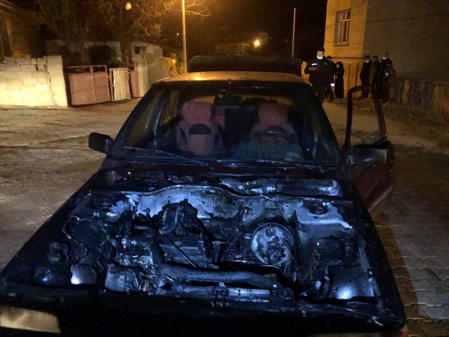 Kulu'da Seyir Halindeki Otomobil Alev Aldı