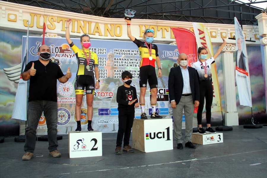 Alanya'da 2021 Uluslararası Dağ Bisikleti Yarışları Başladı
