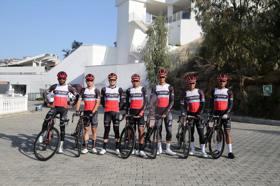 Malezyalı Bisiklet Takımı, Türkiye'de İlk Kez Yarışmanın Heyecanını Yaşıyor