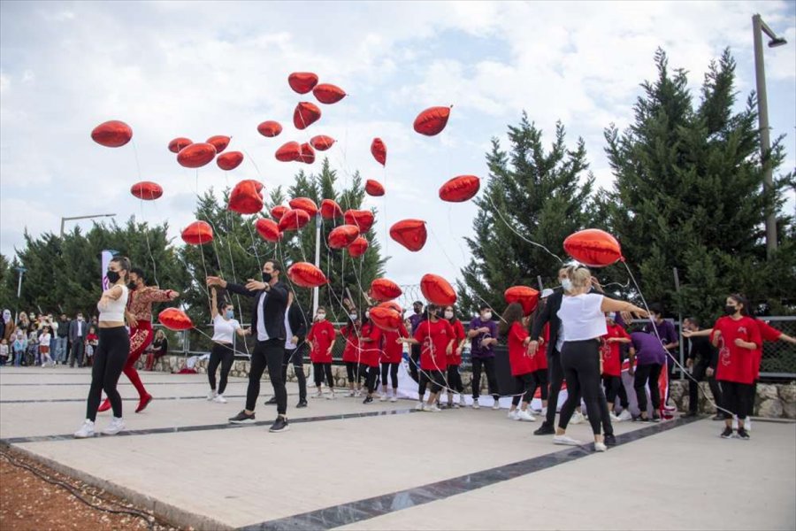 Mersin Sahilinde Sürpriz 14 Şubat Sevgililer Günü Etkinliği