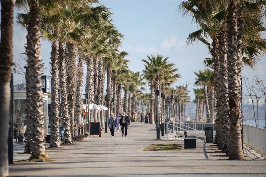 Antalya Ve Muğla Sokağa Çıkma Kısıtlamasıyla Sessizliğe Büründü