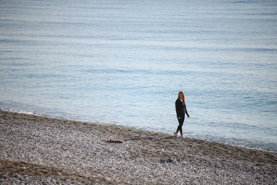 Antalya Ve Muğla Sokağa Çıkma Kısıtlamasıyla Sessizliğe Büründü