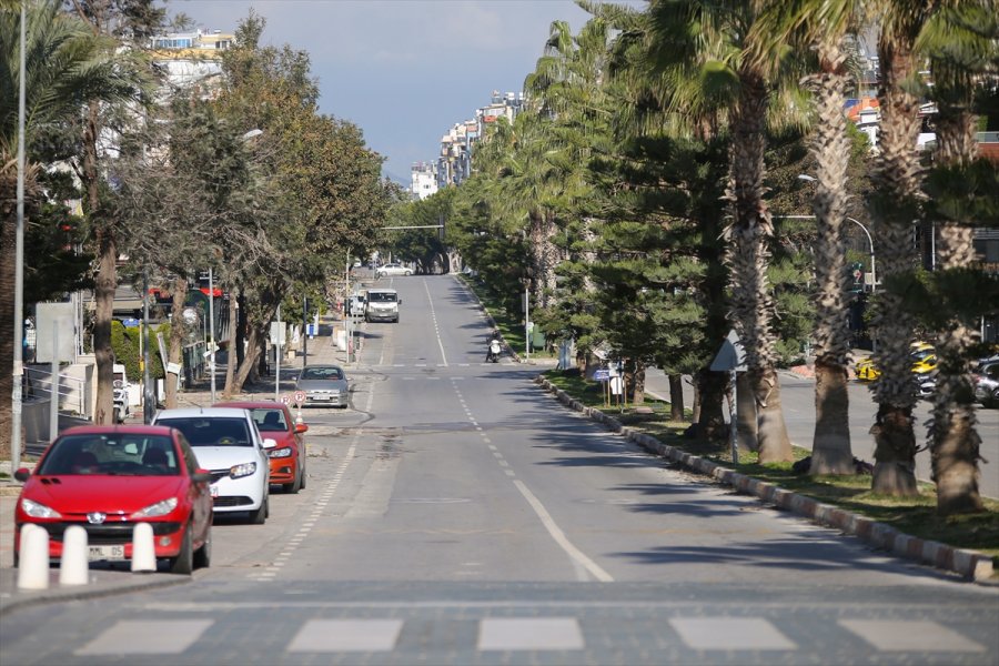 Antalya Ve Muğla Sokağa Çıkma Kısıtlamasıyla Sessizliğe Büründü