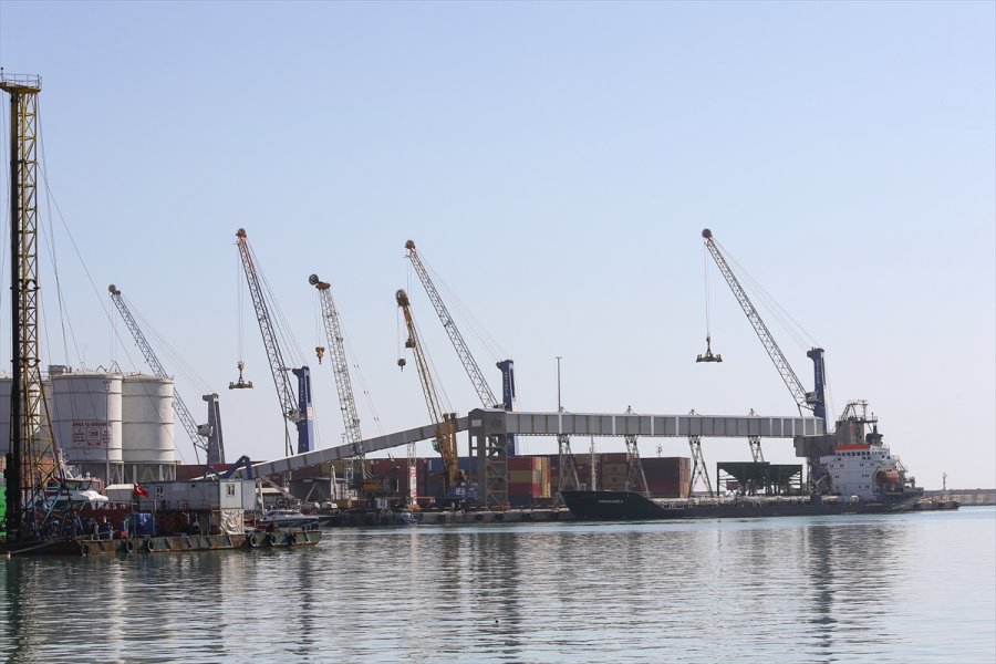 Antalya'da 20 Yılda 442 Lüks Yat Akdeniz Sularına İndirildi