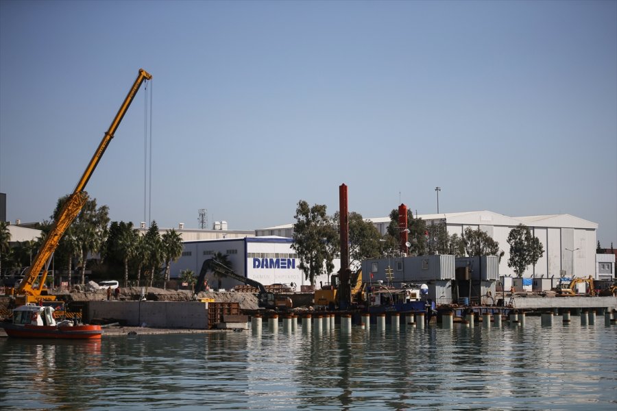 Antalya'da 20 Yılda 442 Lüks Yat Akdeniz Sularına İndirildi