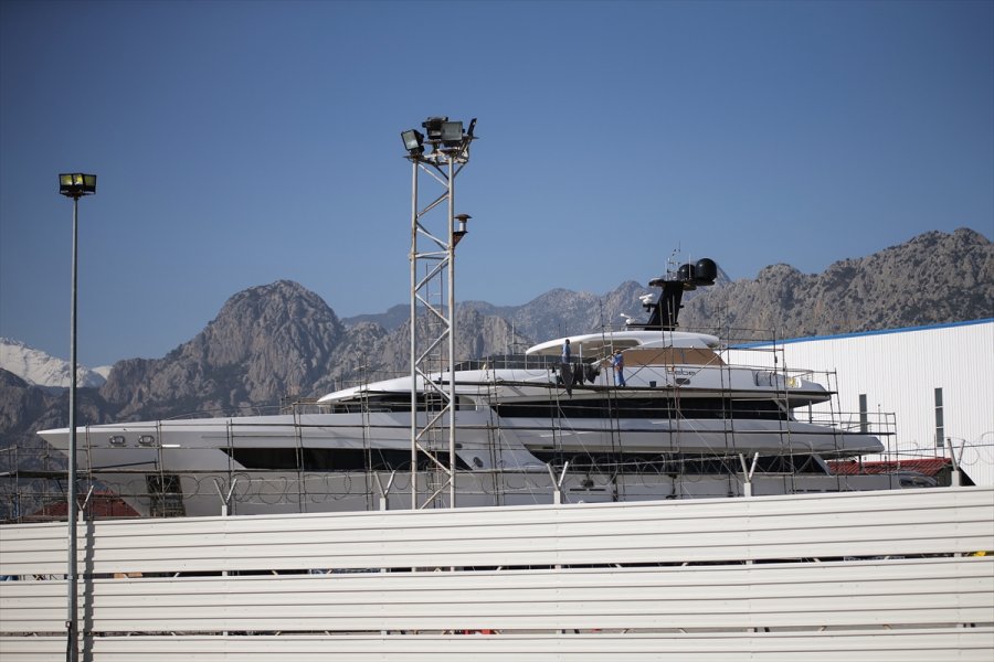 Antalya'da 20 Yılda 442 Lüks Yat Akdeniz Sularına İndirildi