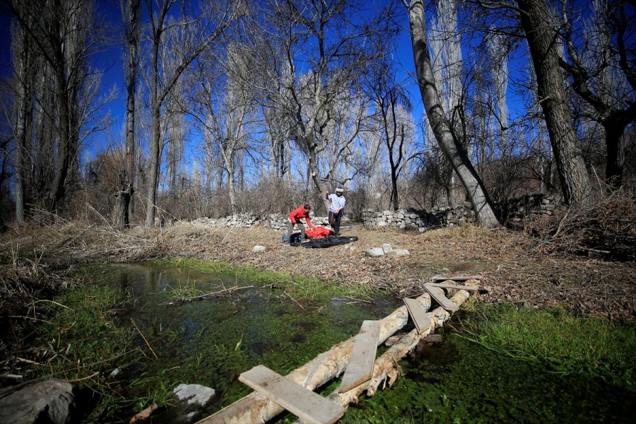 Kafadar Gençler Karavana Dönüştürdükleri Minibüsle Türkiye'yi Dolaşıyor