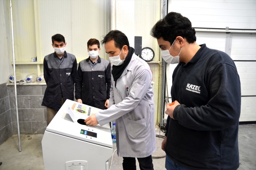 Meslek Liseliler Plastik Atıkları Paraya Dönüştürüyor