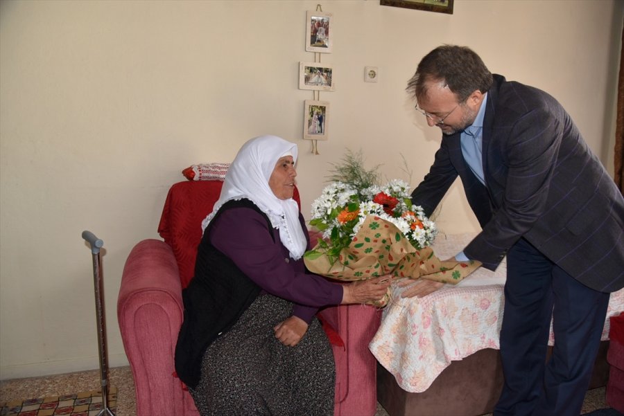 Tarsus Müftüsü Can, Engelli Ve Yaşlı Vatandaşları Evlerinde Ziyaret Etti