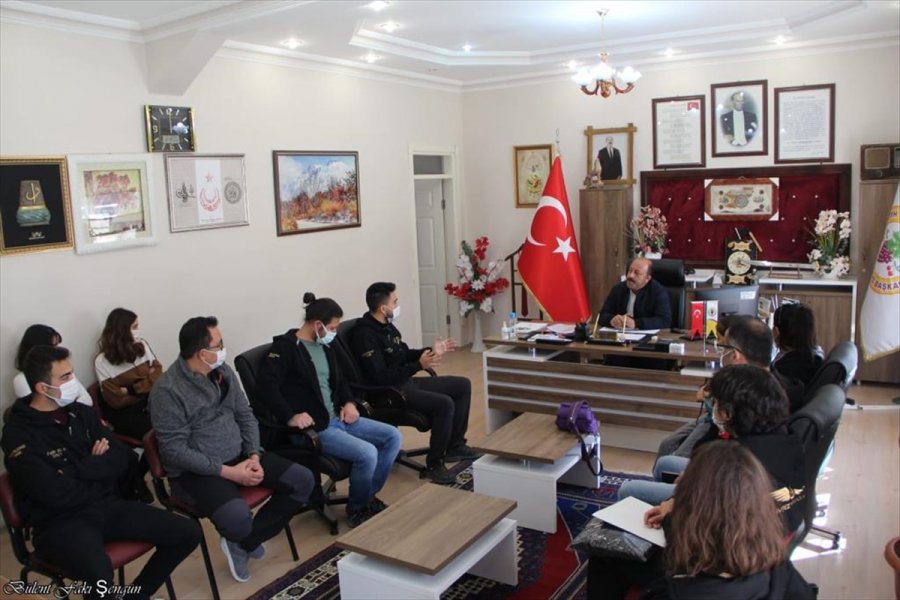 Yamaç Paraşütü Pilotlarından, Başkan Bakkal'a Ziyaret