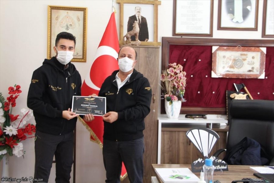 Yamaç Paraşütü Pilotlarından, Başkan Bakkal'a Ziyaret