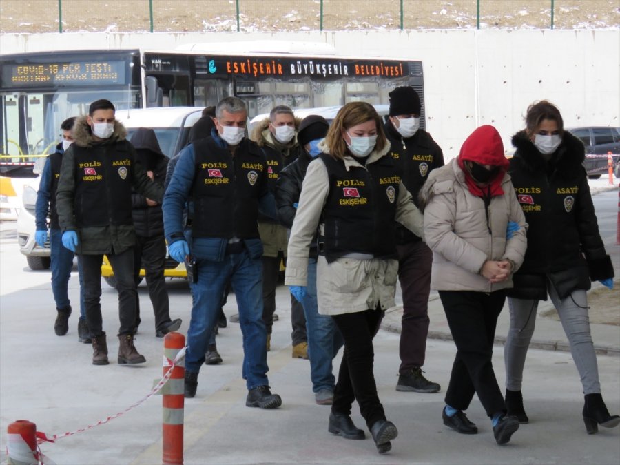 Eskişehir'de Fuhuş Operasyonunda 10 Kişi Gözaltına Alındı