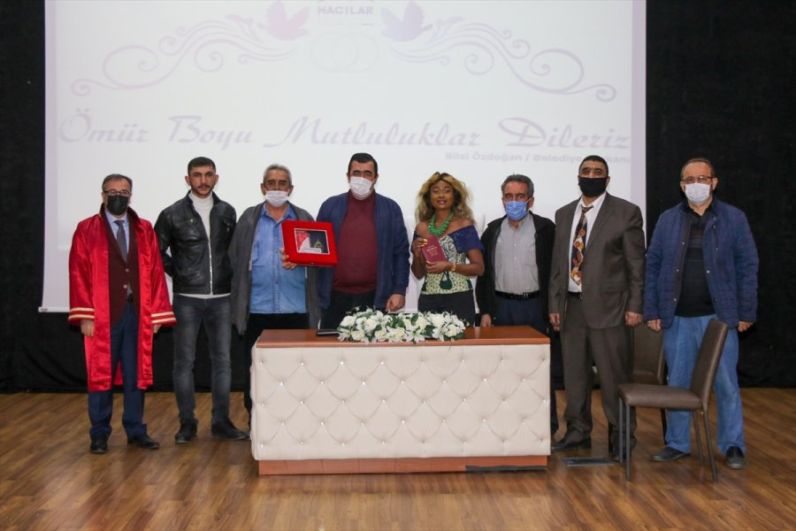 Kongolu Kaumbalynı, Kayseri'ye Gelin Geldi