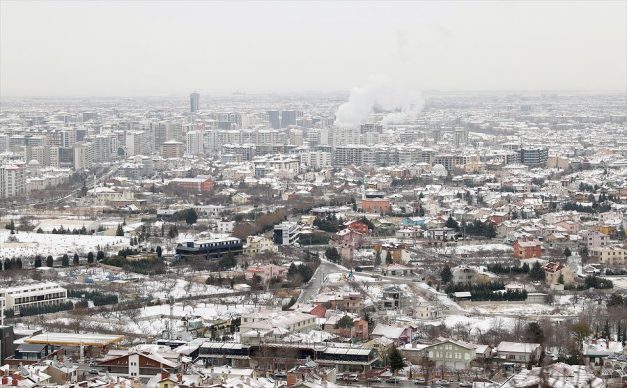 Konya'da Devam Eden Kar Yağışı Cadde Ve Sokakları Beyaza Bürüdü