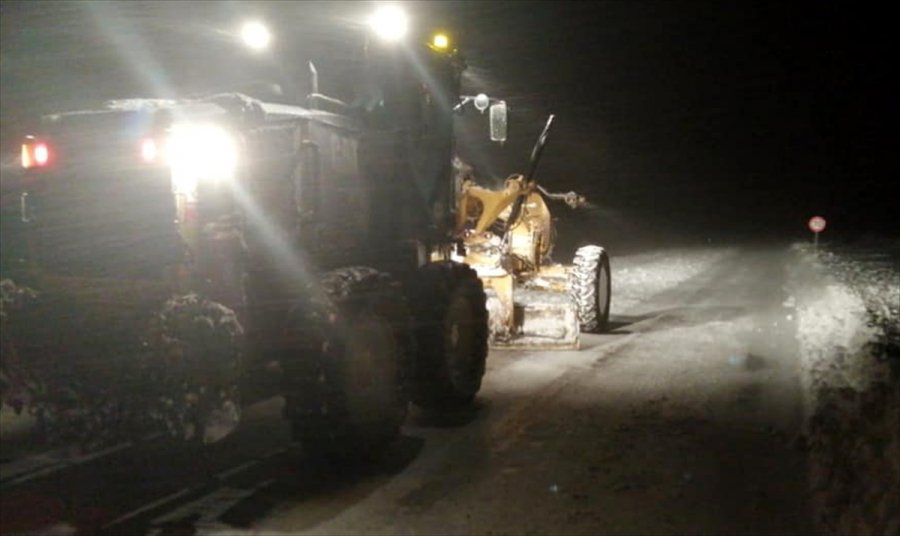Aksaray'da Kar Ve Tipide Mahsur Kalan 2 Kişi Kurtarıldı