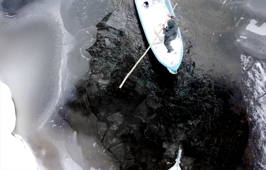 Beyşehir Gölü'nün Kıyı Kesimleri Buz Tuttu