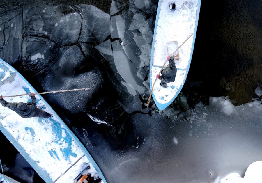 Beyşehir Gölü'nün Kıyı Kesimleri Buz Tuttu