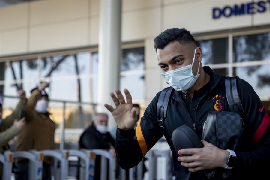 Galatasaray Kafilesi Antalya'ya Geldi