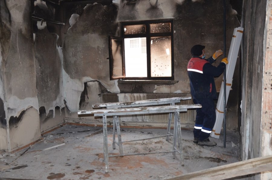 Kahramankazan’da Evleri Yanan Ailelere Belediyeden Yardım