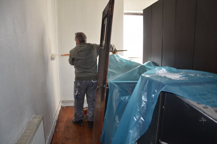 Kahramankazan’da Evleri Yanan Ailelere Belediyeden Yardım