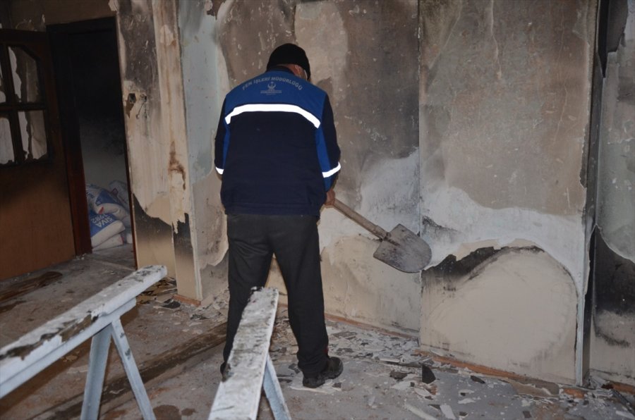 Kahramankazan’da Evleri Yanan Ailelere Belediyeden Yardım